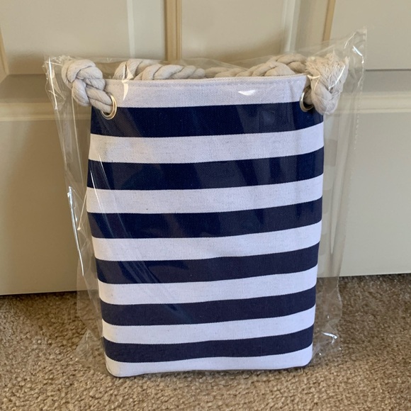 Zippered Striped Canvas Bag Navy Blue & White with Rope Handles - Picture 6 of 7